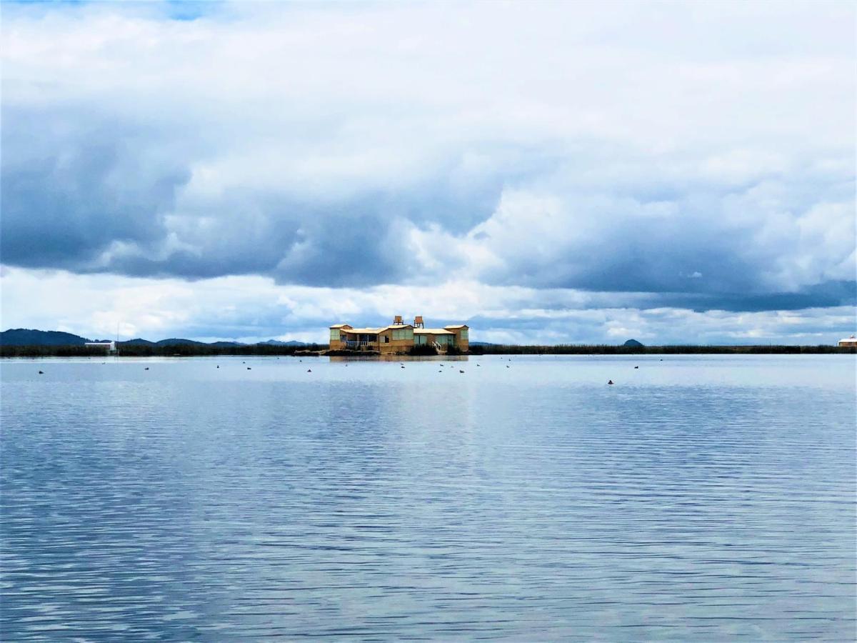 Qhapaq Lago Titicaca - Peru Puno Exterior foto